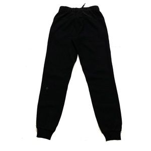 2 / Lululemon On the Fly Jogger